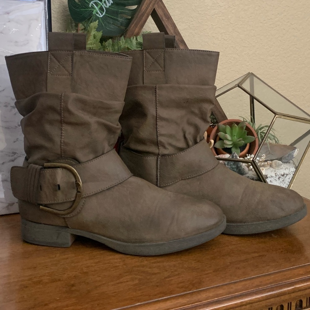 Madden Girl grey army/combat/casual boots